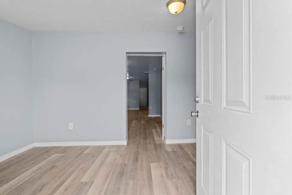 Listing photo 3 for 515 S Charleston Ave