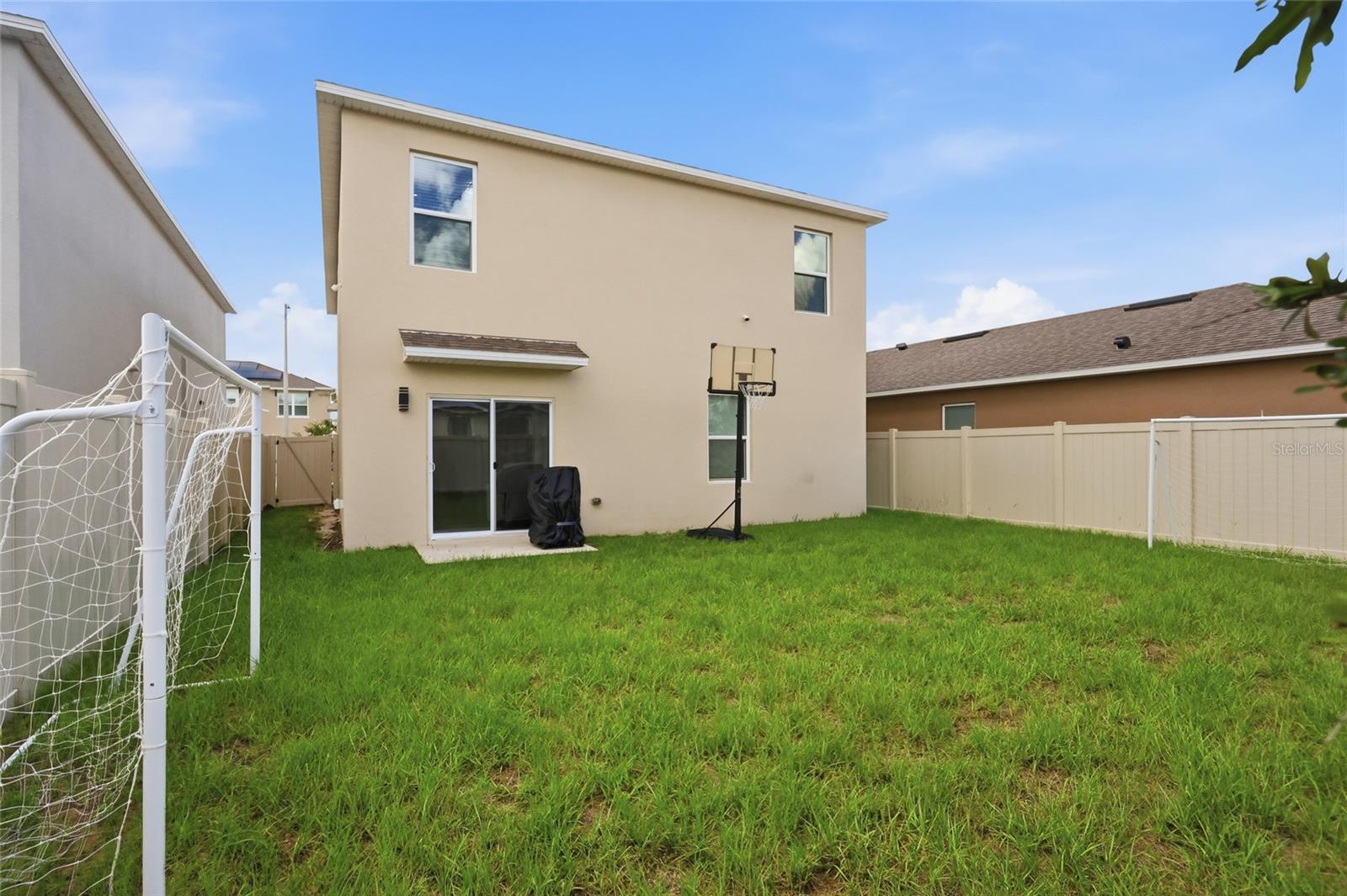 Listing photo 3 for 2815 Moulin Rd