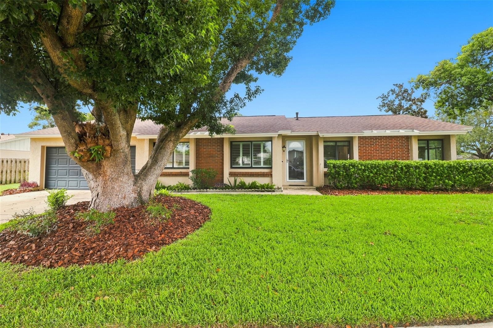 820 VAN NESS CIRCLE