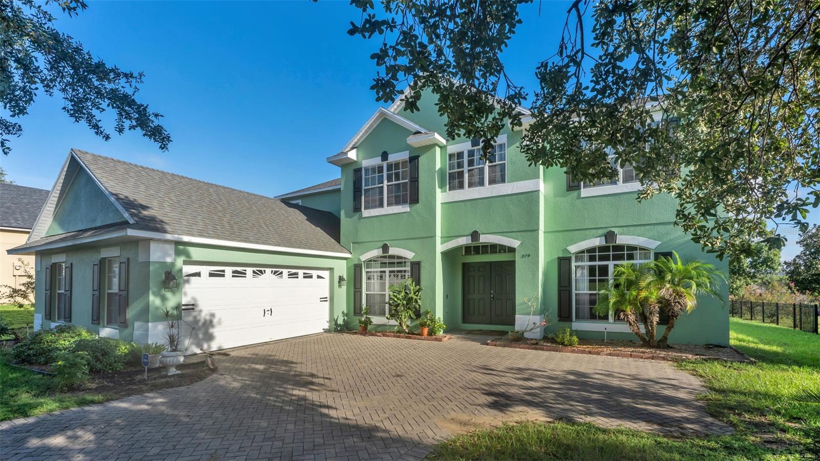 Listing photo 2 for 279 Brookshire Dr