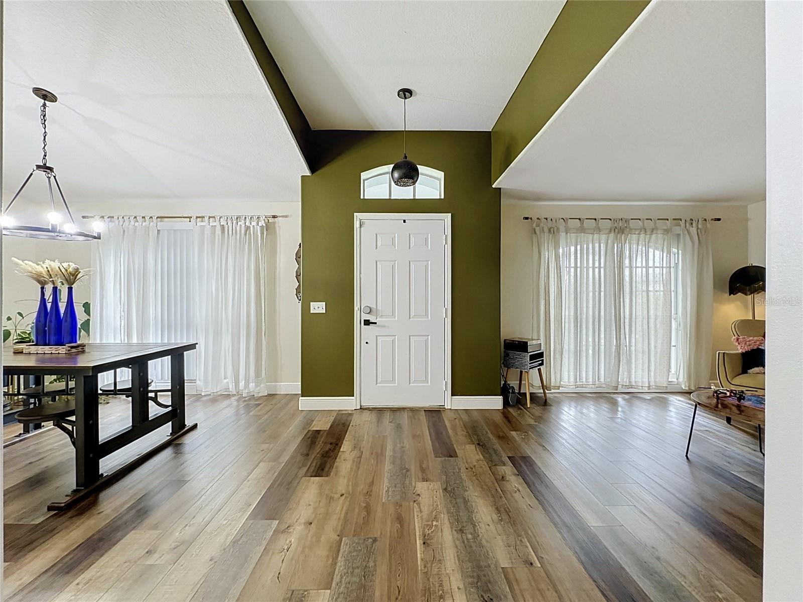 Listing photo 2 for 1213 Grand Reserve Dr