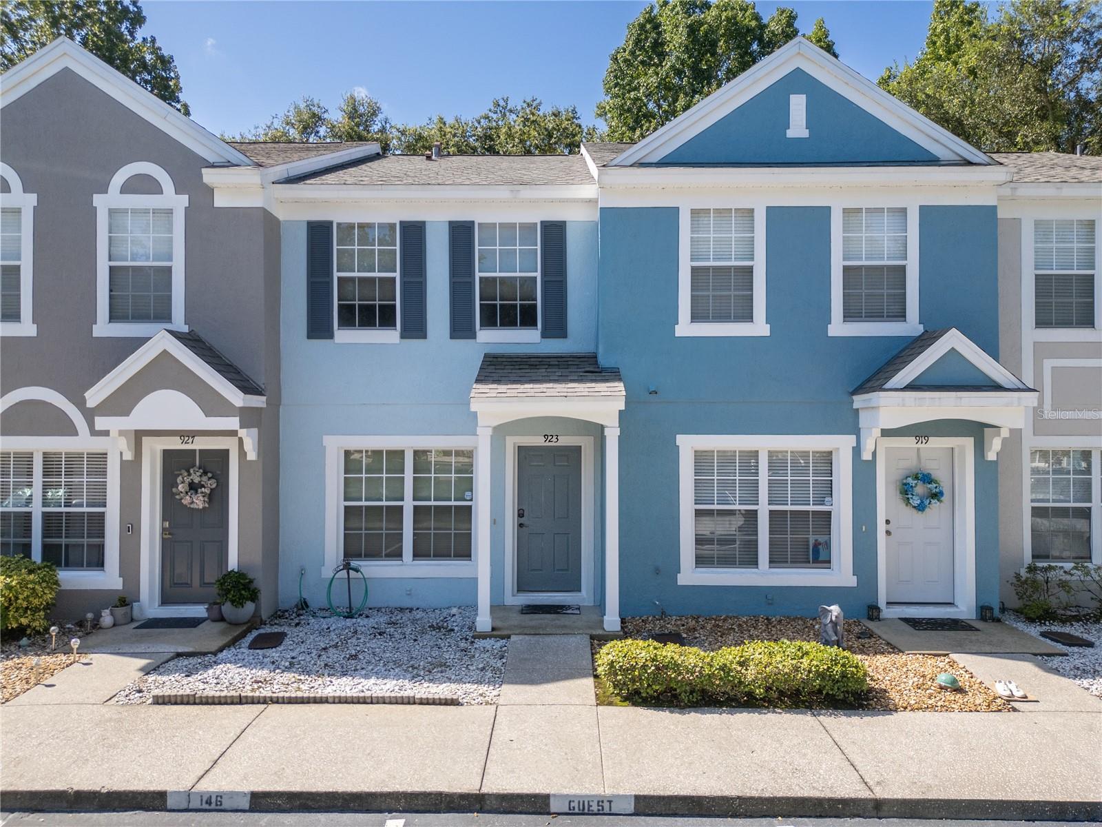 923 VINELAND PLACE