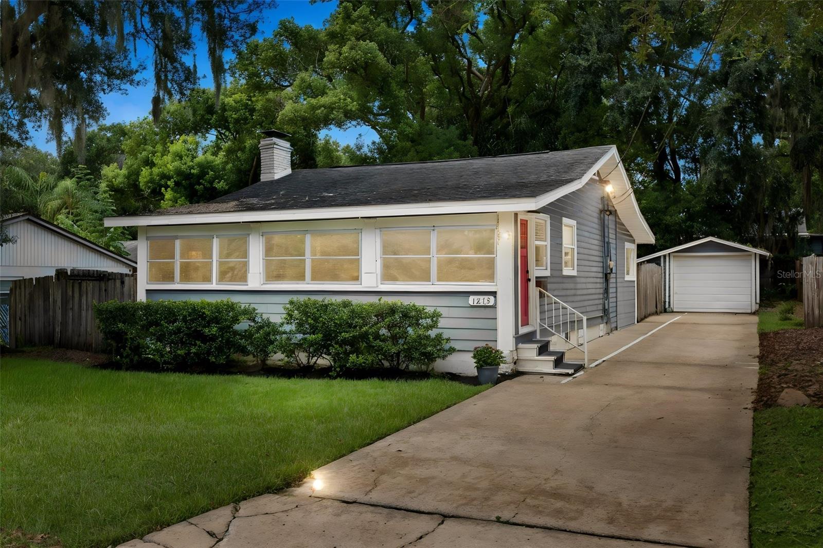 1213 NOBLE PLACE