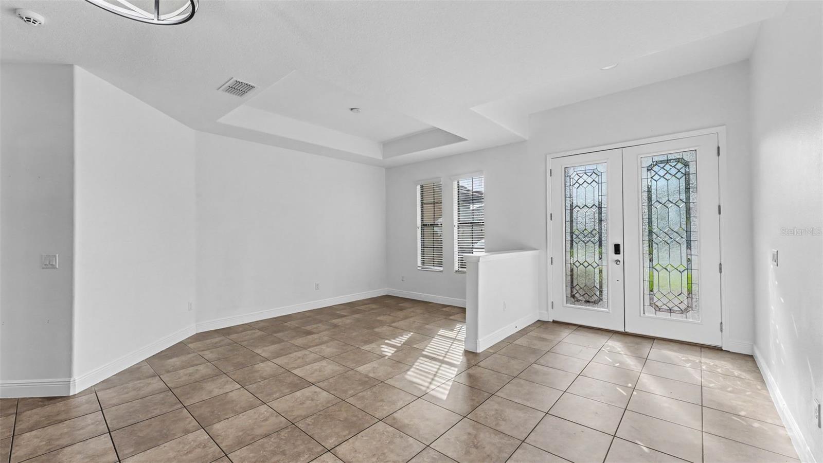Listing photo 3 for 3950 Sunset Lake Dr