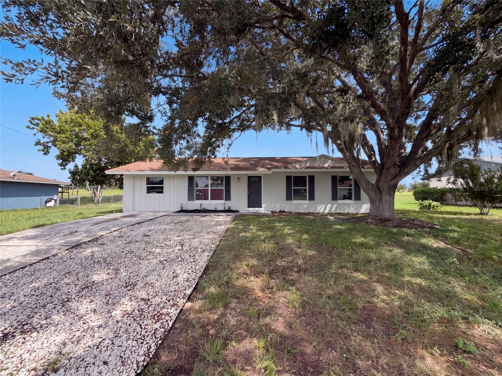 Listing photo 1 for 1262 Padgett Cir