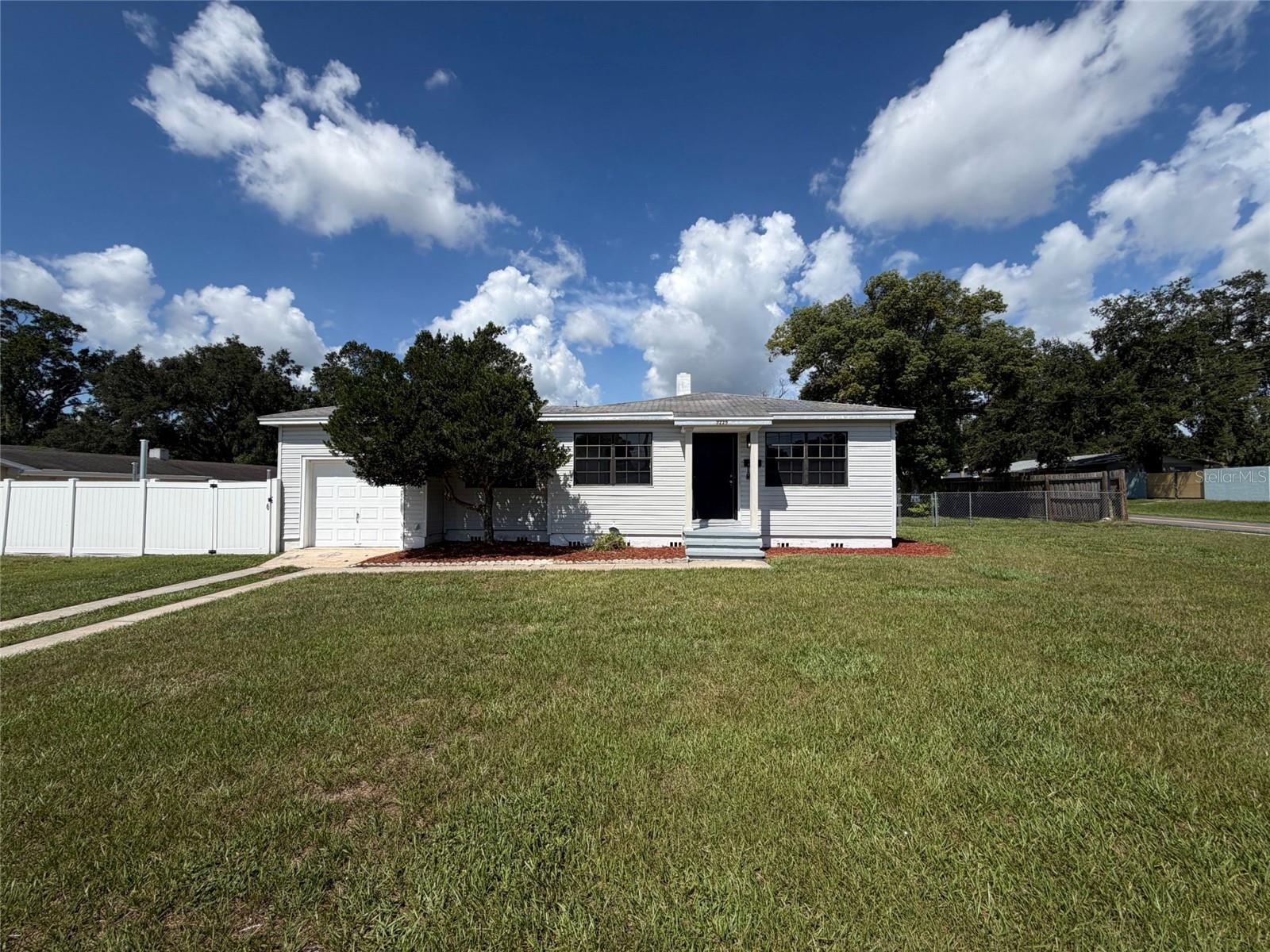 Listing photo 1 for 3225 Cleveland Heights Blvd