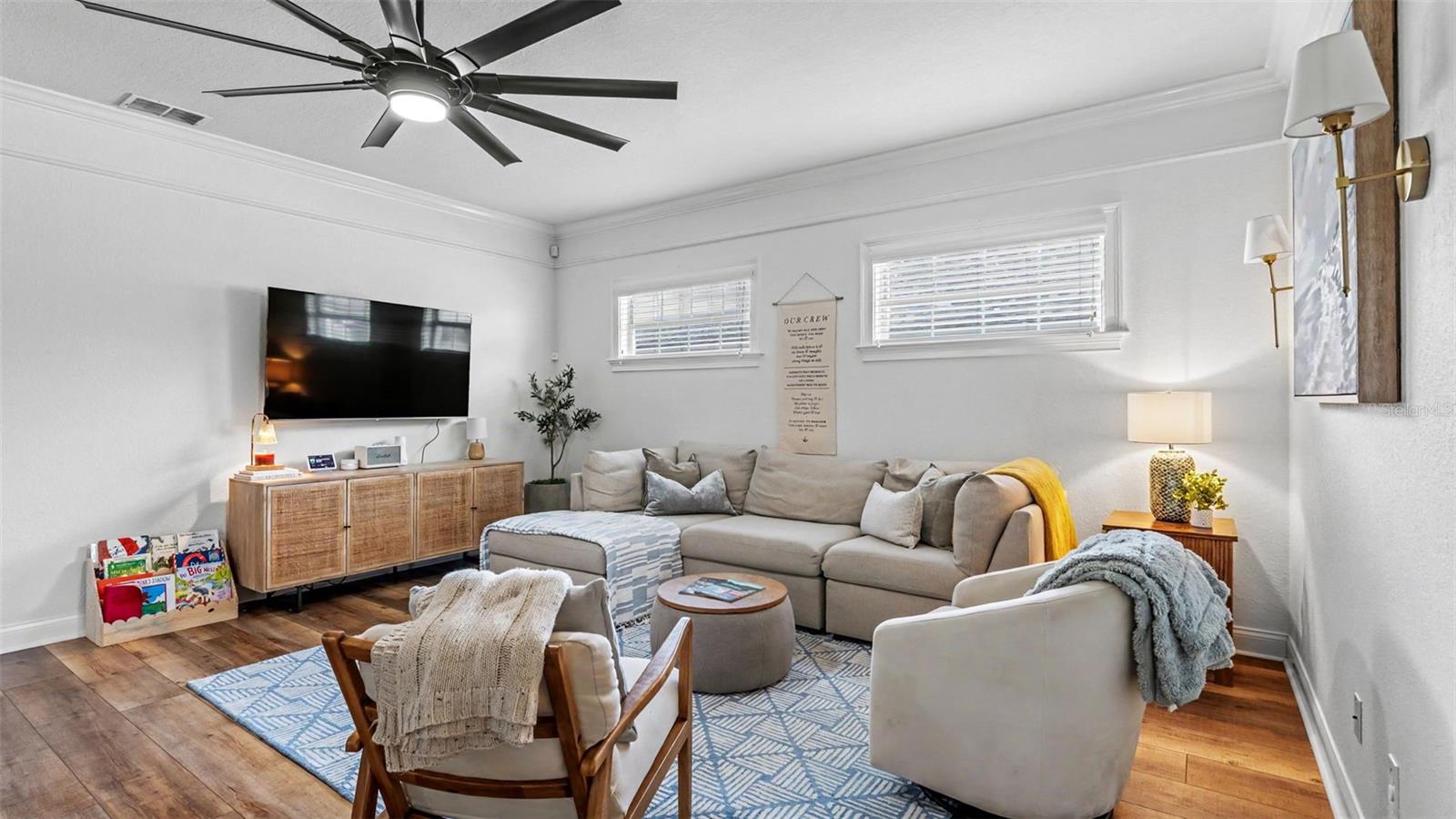 Listing photo 3 for 116 Bentley Oaks Blvd