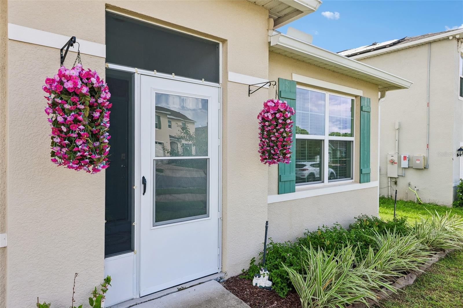 Listing photo 2 for 1768 Henin Cir