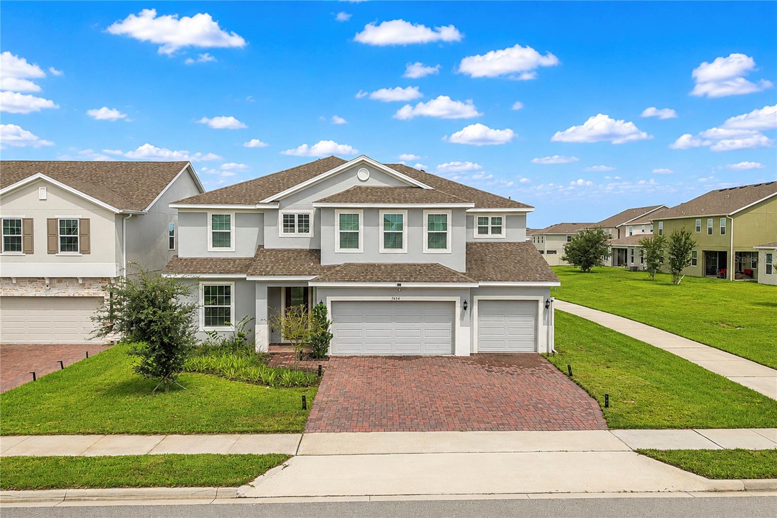 Listing photo 2 for 7634 Modica St