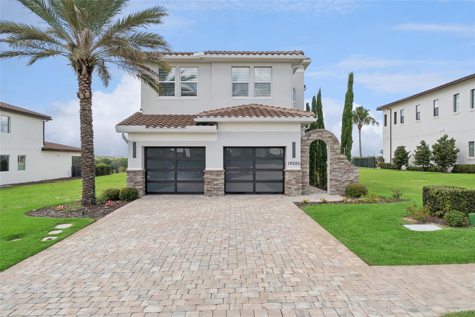Listing photo 1 for 16020 Trivoli Cir