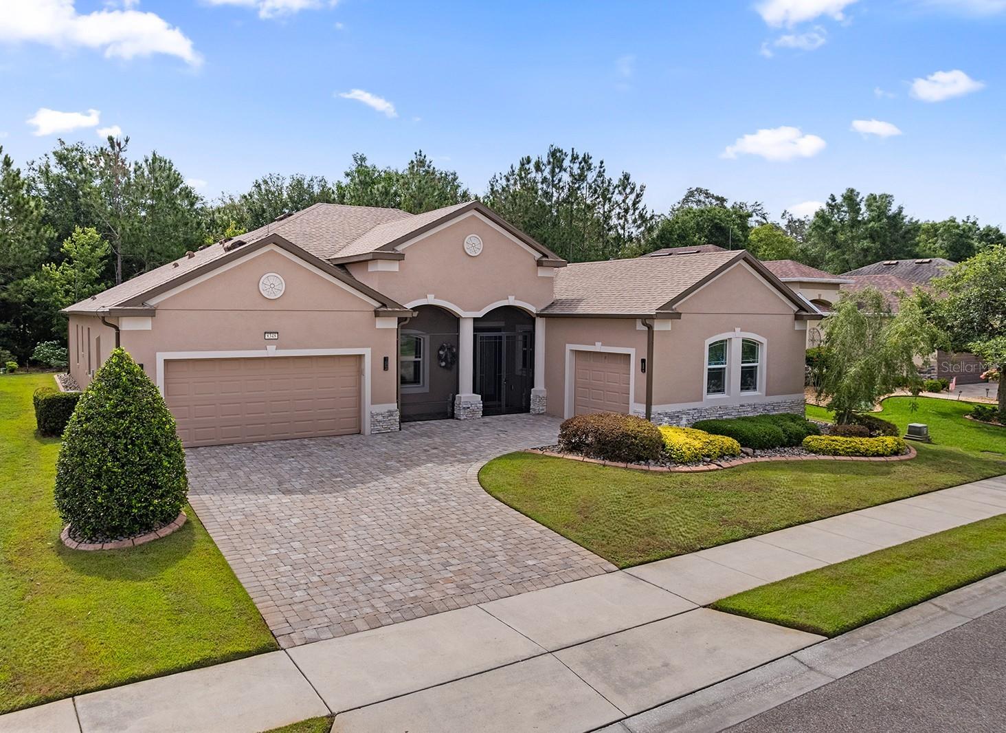 Listing photo 1 for 8348 Bridgeport Bay Cir