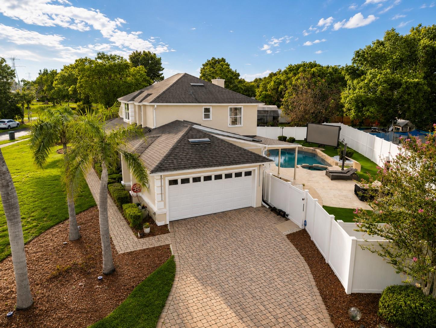 Listing photo 1 for 7903 Palmdale Dr