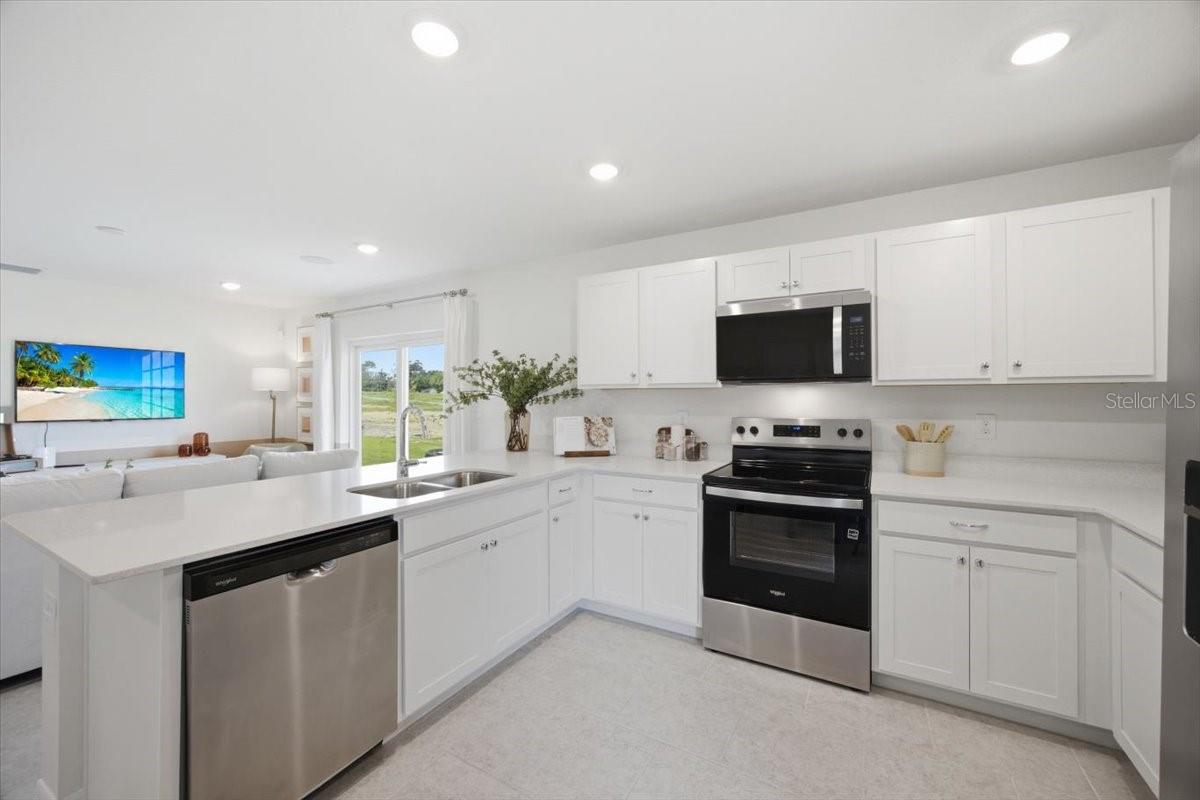 Listing photo 3 for 3004 Cascade Cir