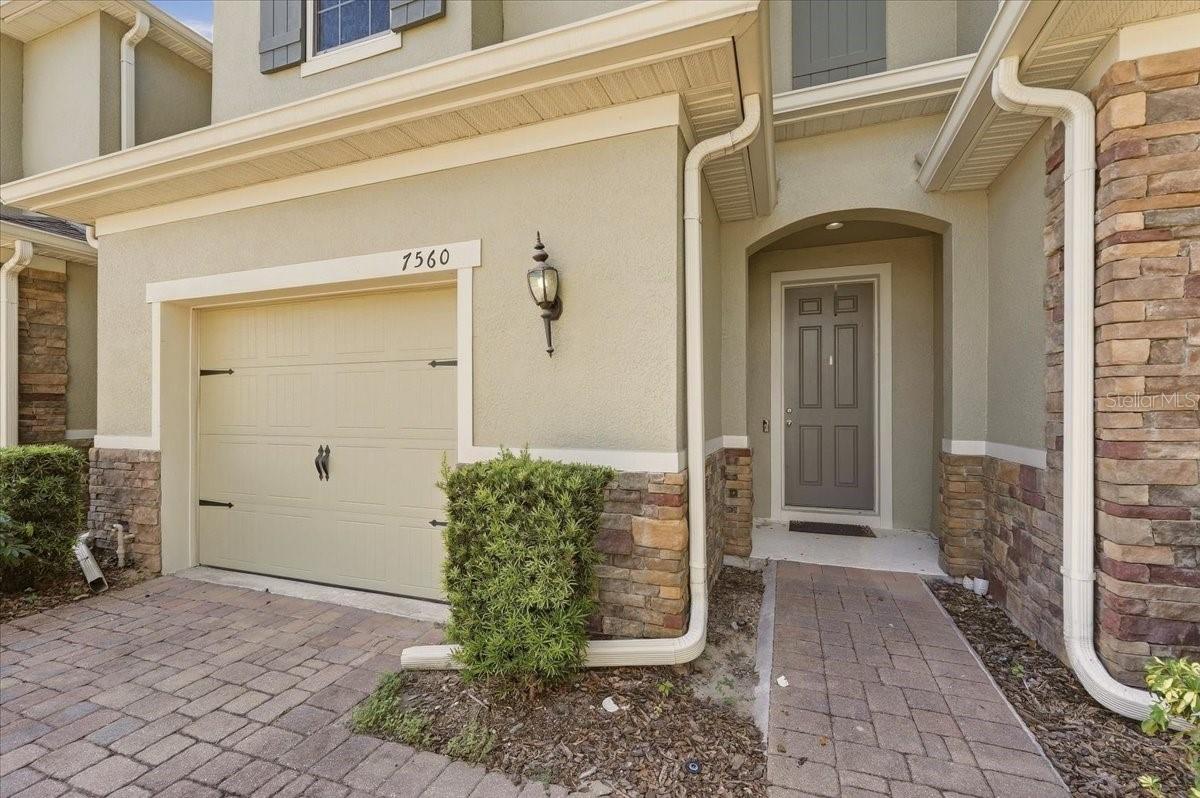 Listing photo 3 for 7560 Aloma Pines Ct