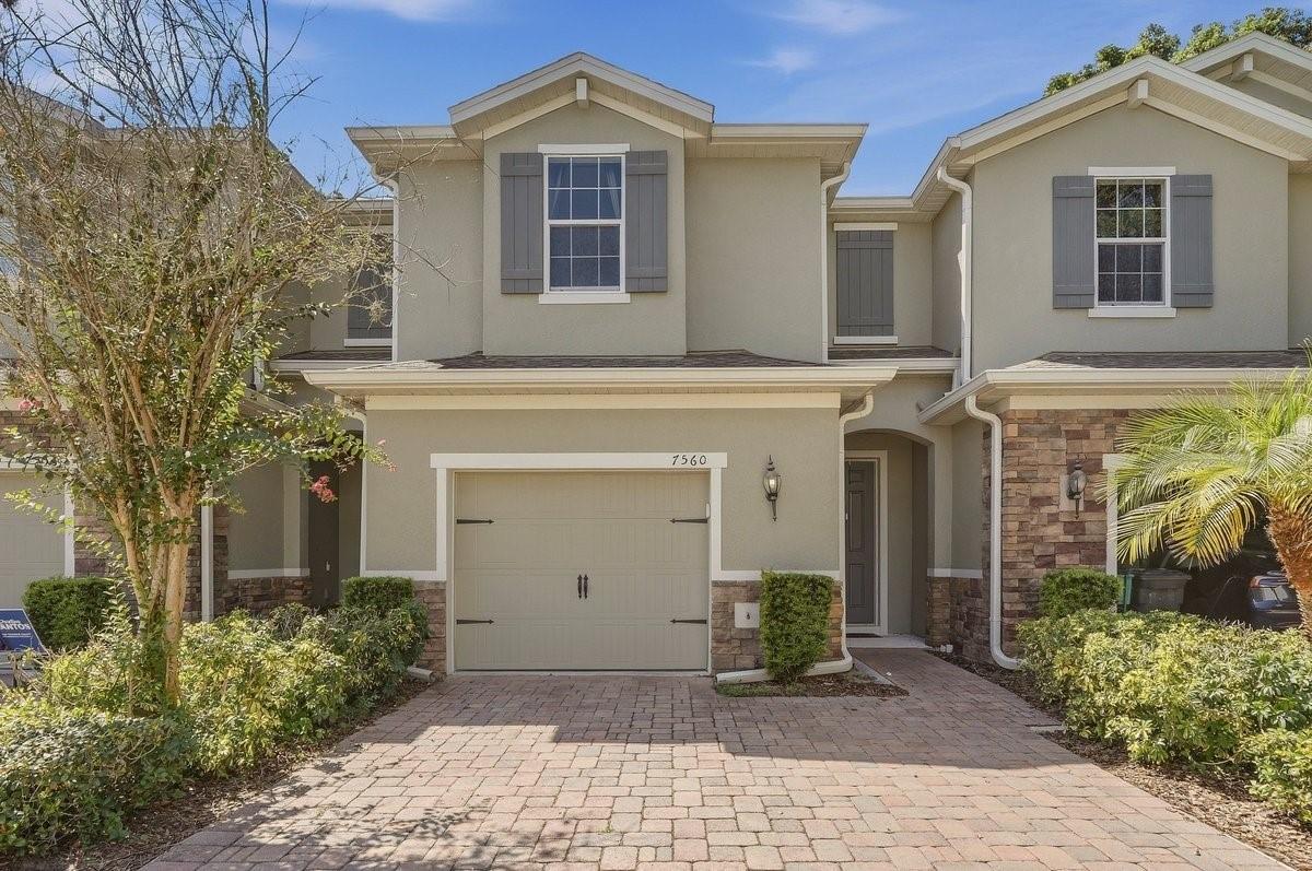 Listing photo 1 for 7560 Aloma Pines Ct