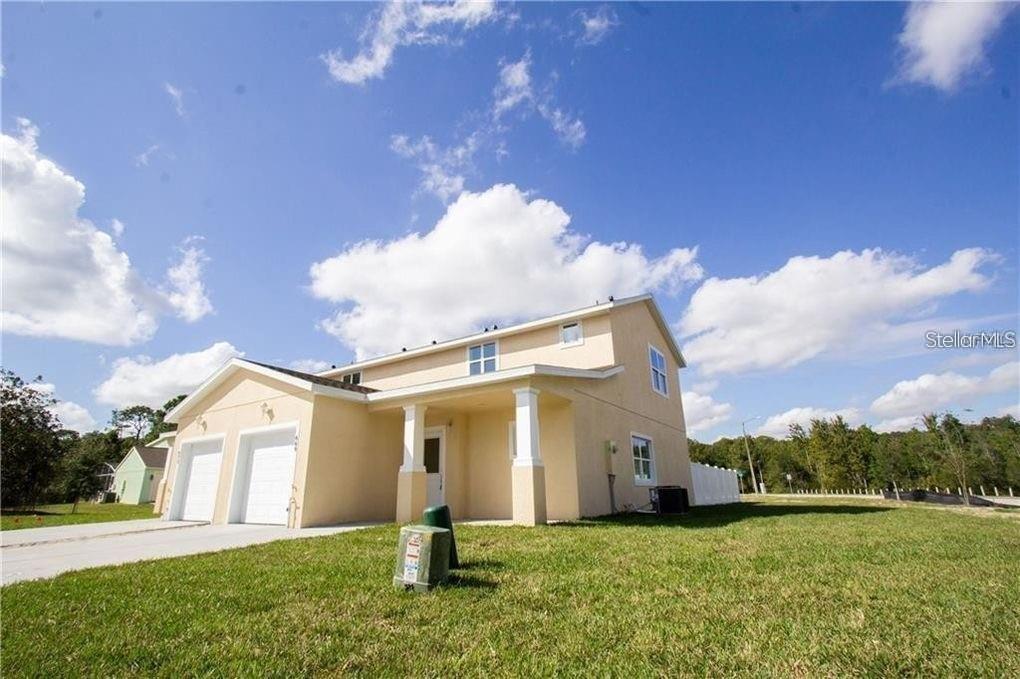 Listing photo 2 for 669 Lake Shore Pkwy