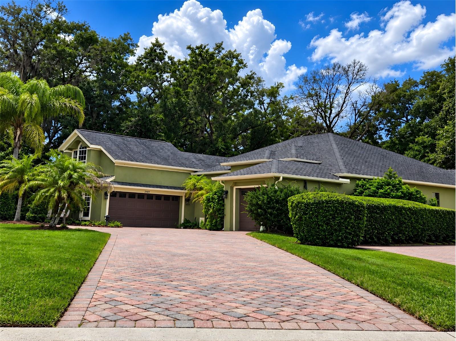 Listing photo 1 for 2493 Northumbria Dr