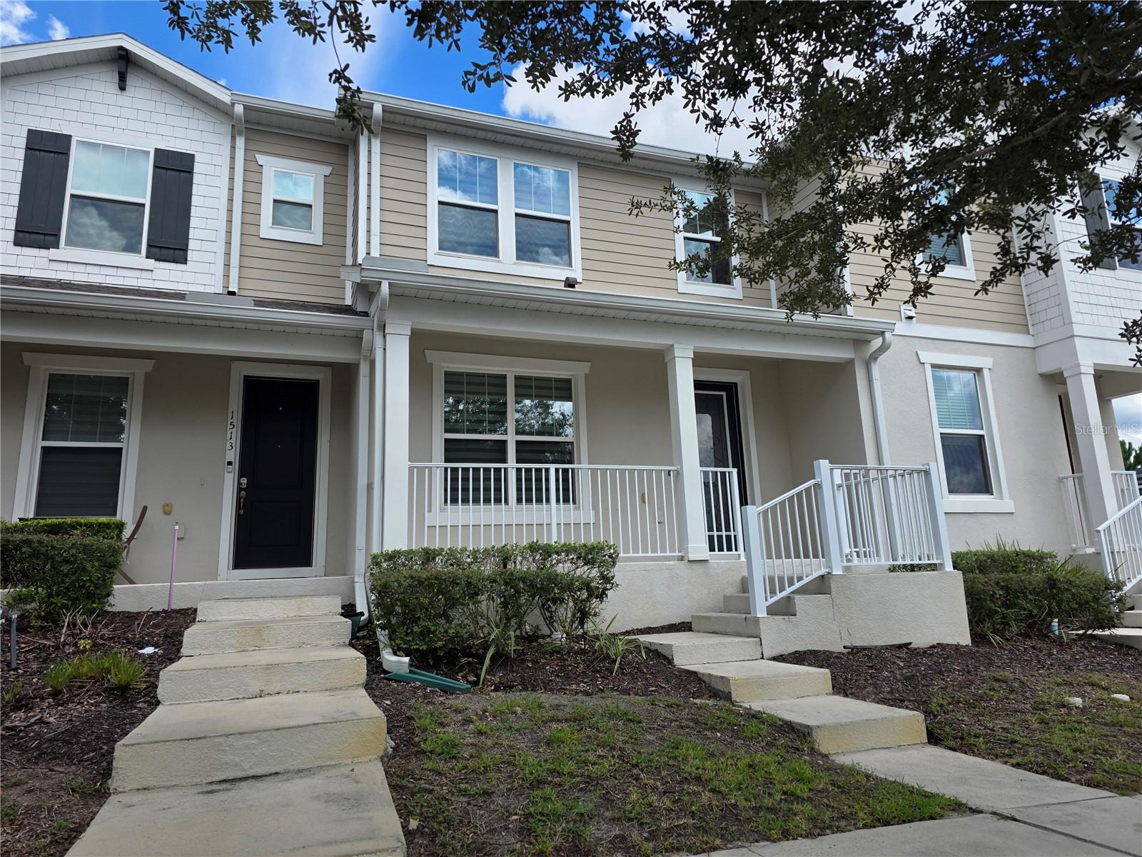 1511 SWEET APPLE STREET
