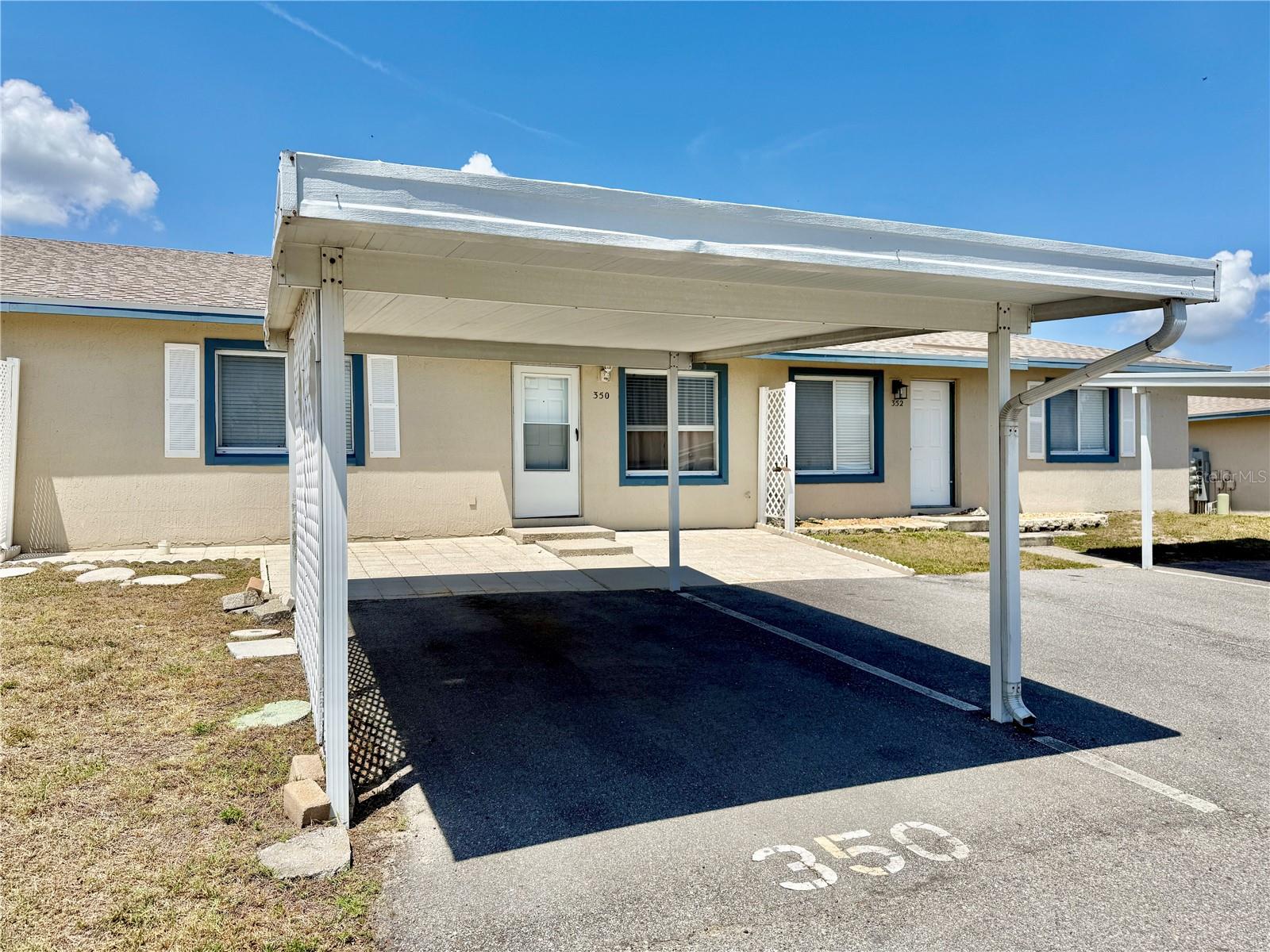 Listing photo 1 for 350 Winter Ridge Blvd #350