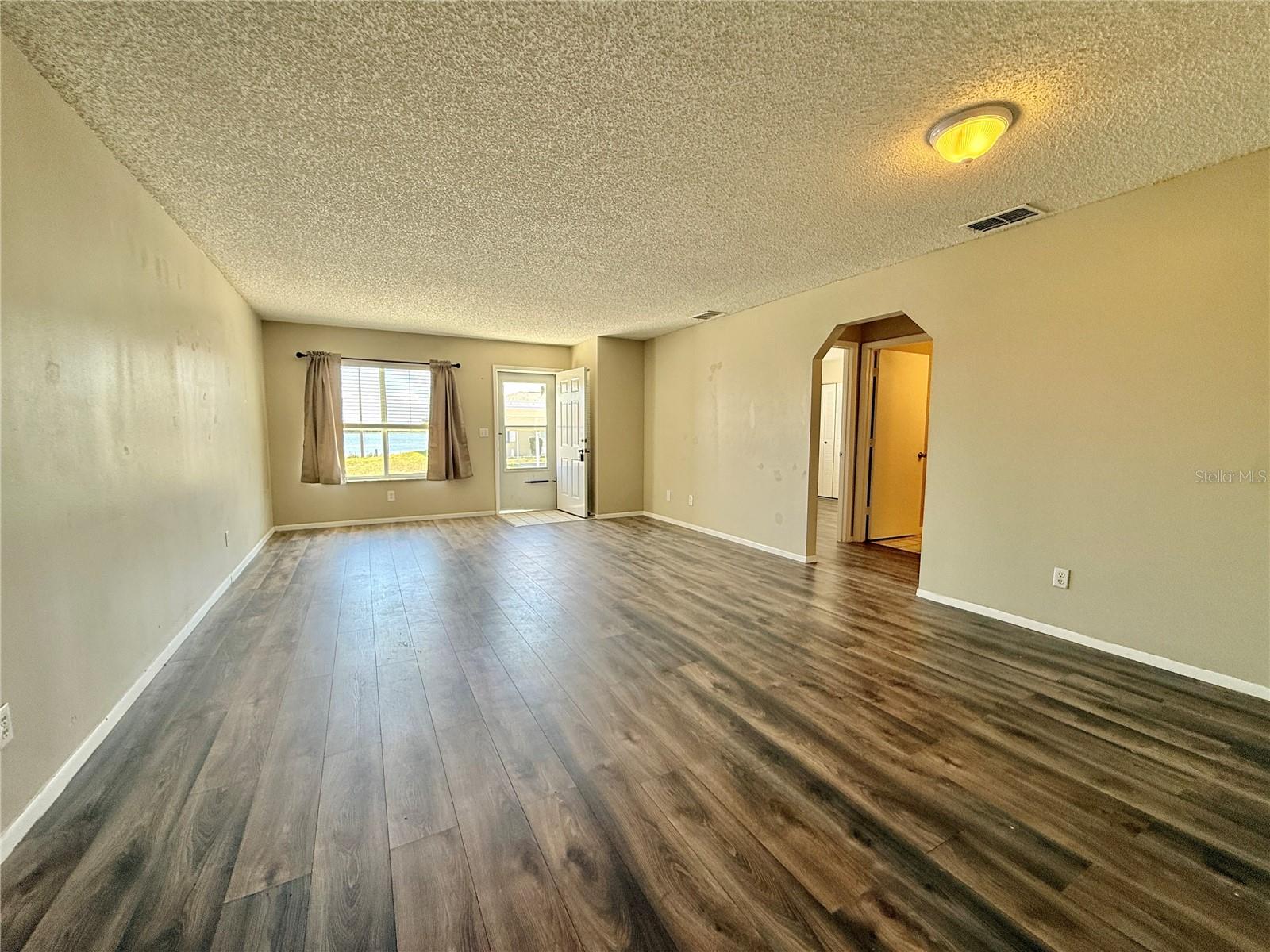 Listing photo 3 for 350 Winter Ridge Blvd #350