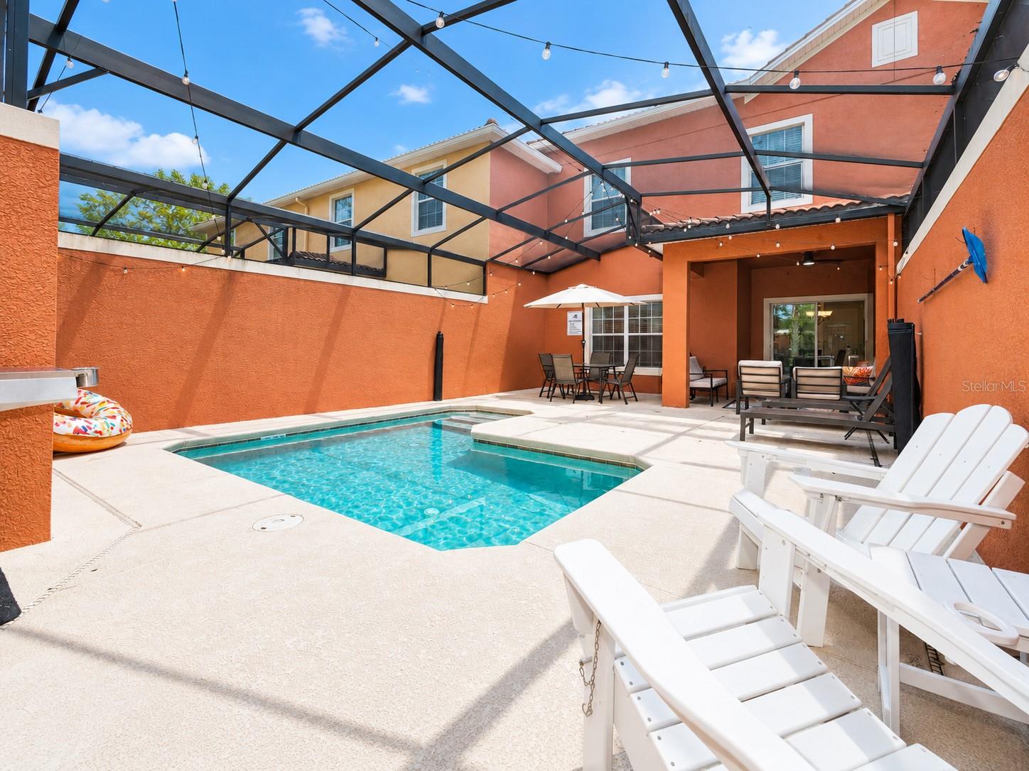Listing photo 2 for 2971 Banana Palm Dr