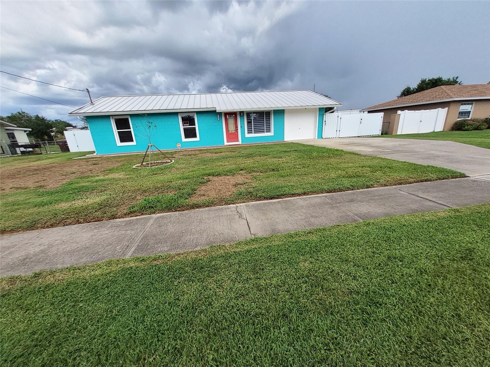 1319 MANOR DRIVE