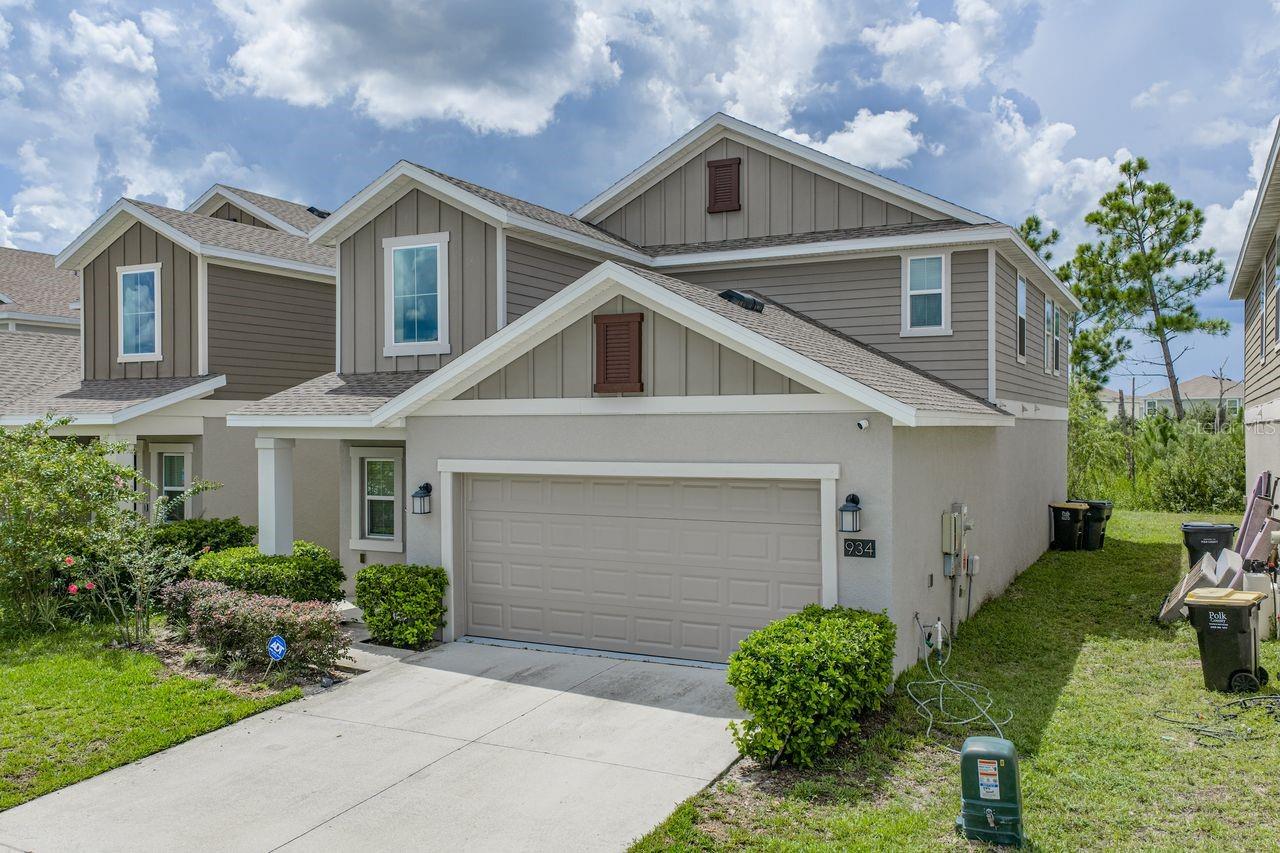 Listing photo 1 for 934 Jackson Ave