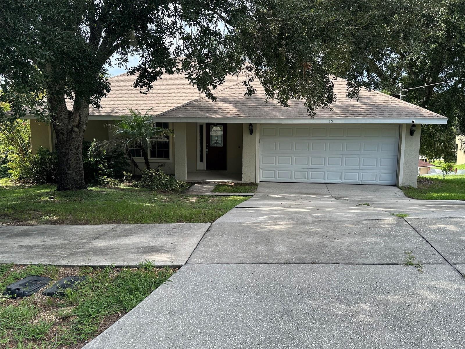 Listing photo 1 for 10 Sunnyside Dr