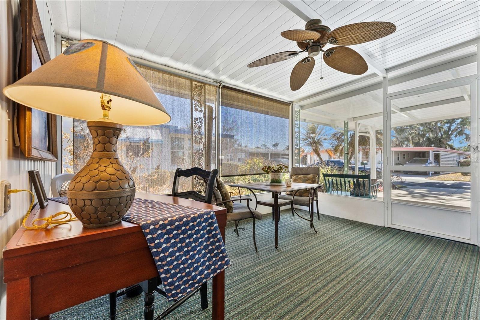 Listing photo 3 for 201 Jacaranda Dr