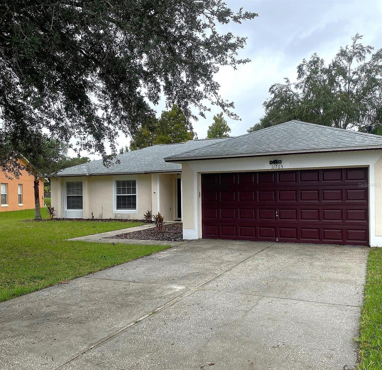 Listing photo 3 for 11705 Chapelle Ct