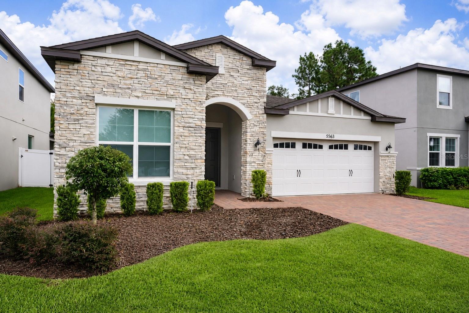 5563 SABAL DRIVE