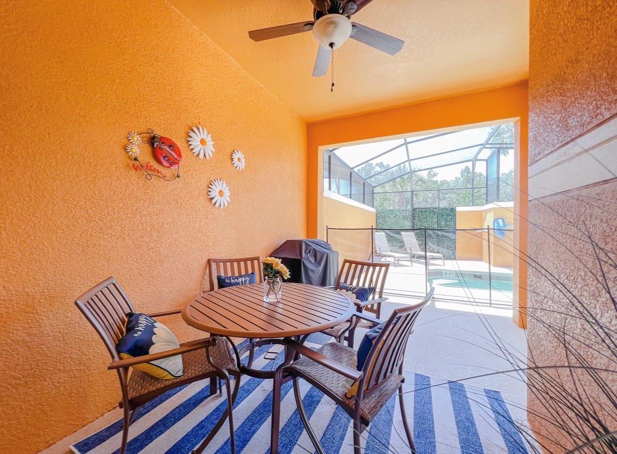 Listing photo 2 for 8974 Sugar Palm Rd