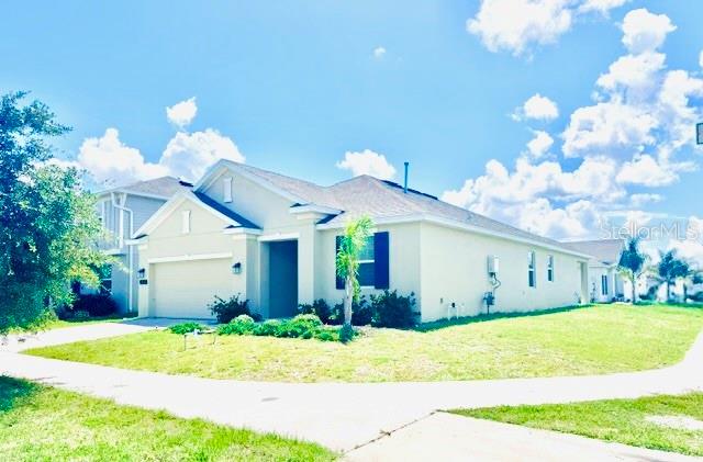 Listing photo 3 for 33611 Sky Blossom Cir