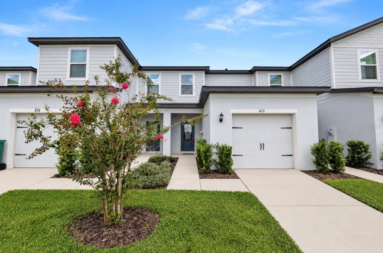 Listing photo 1 for 872 Poppy Ln