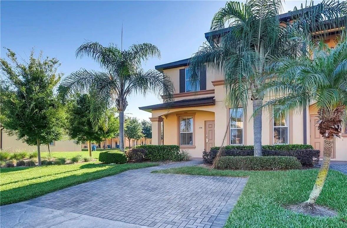 Listing photo 3 for 154 Bergamo Dr