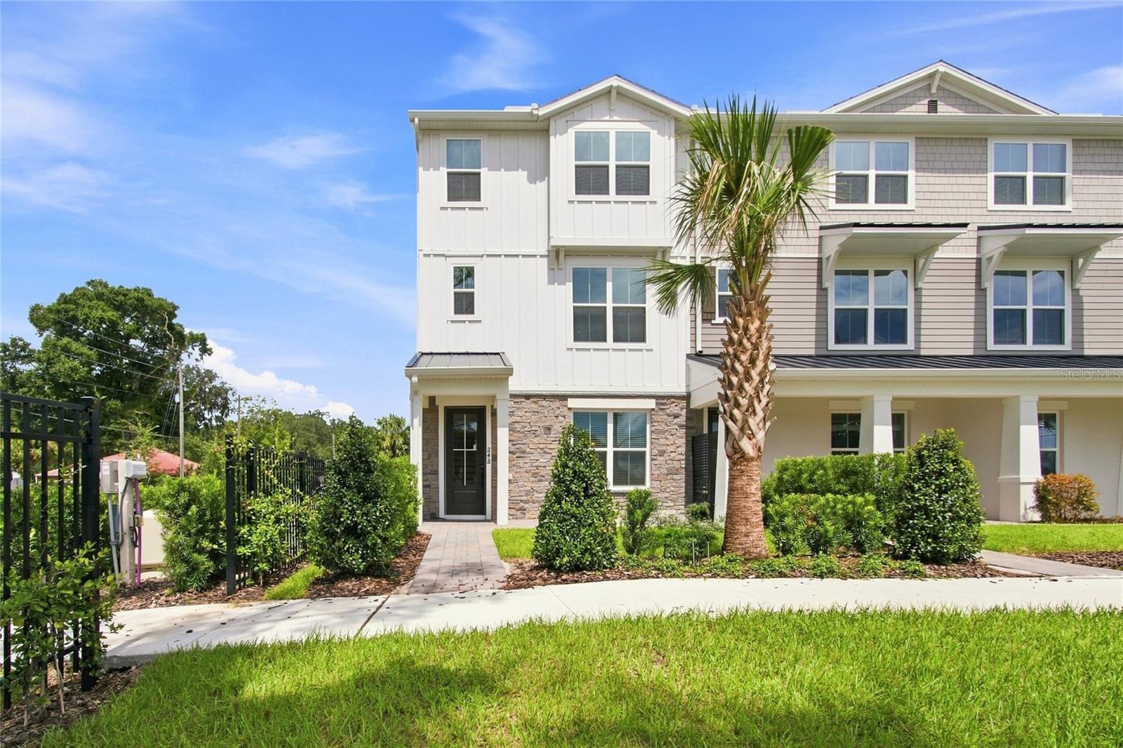 Listing photo 1 for 242 Pasquala Way