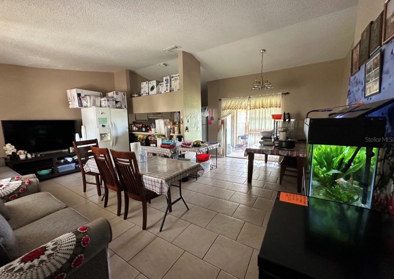 Listing photo 3 for 460 Wild Elm Ct