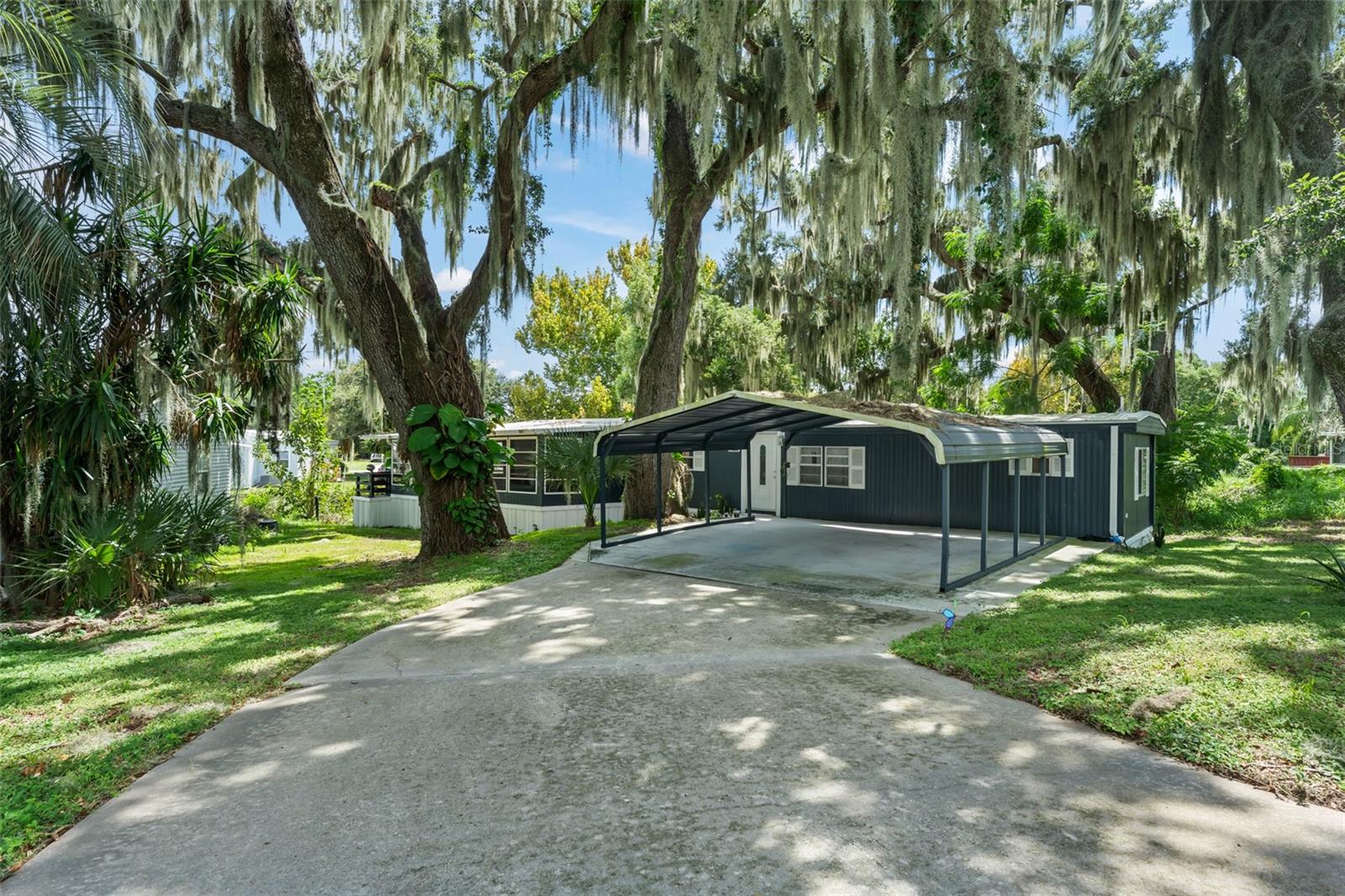 Listing photo 1 for 17336 Palm Dr