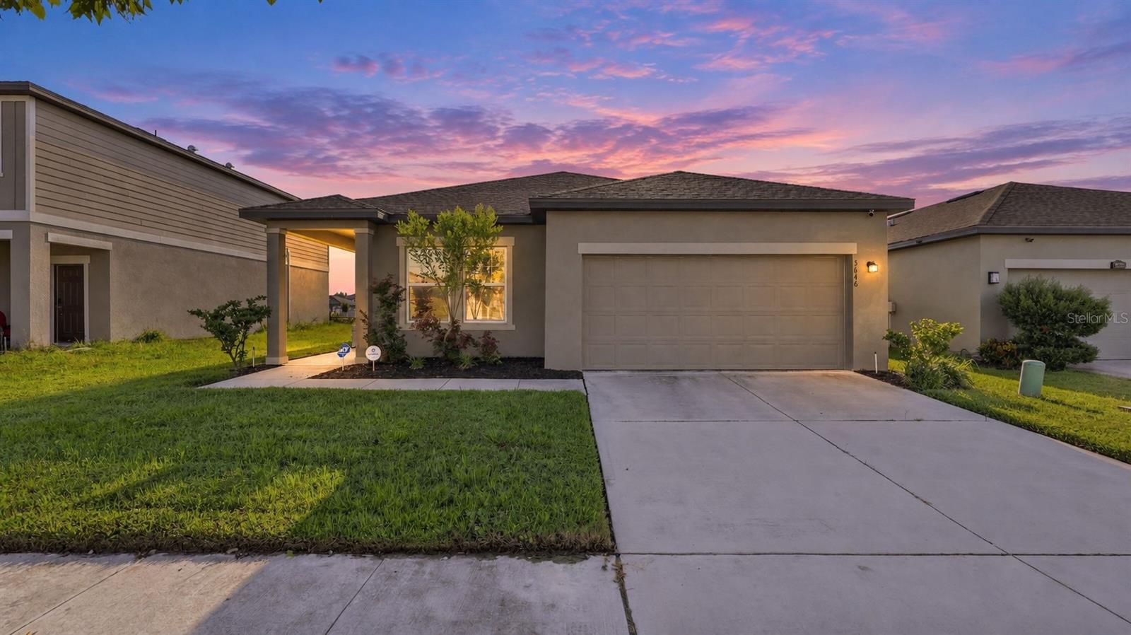 Listing photo 1 for 5646 Alexander Springs Pl