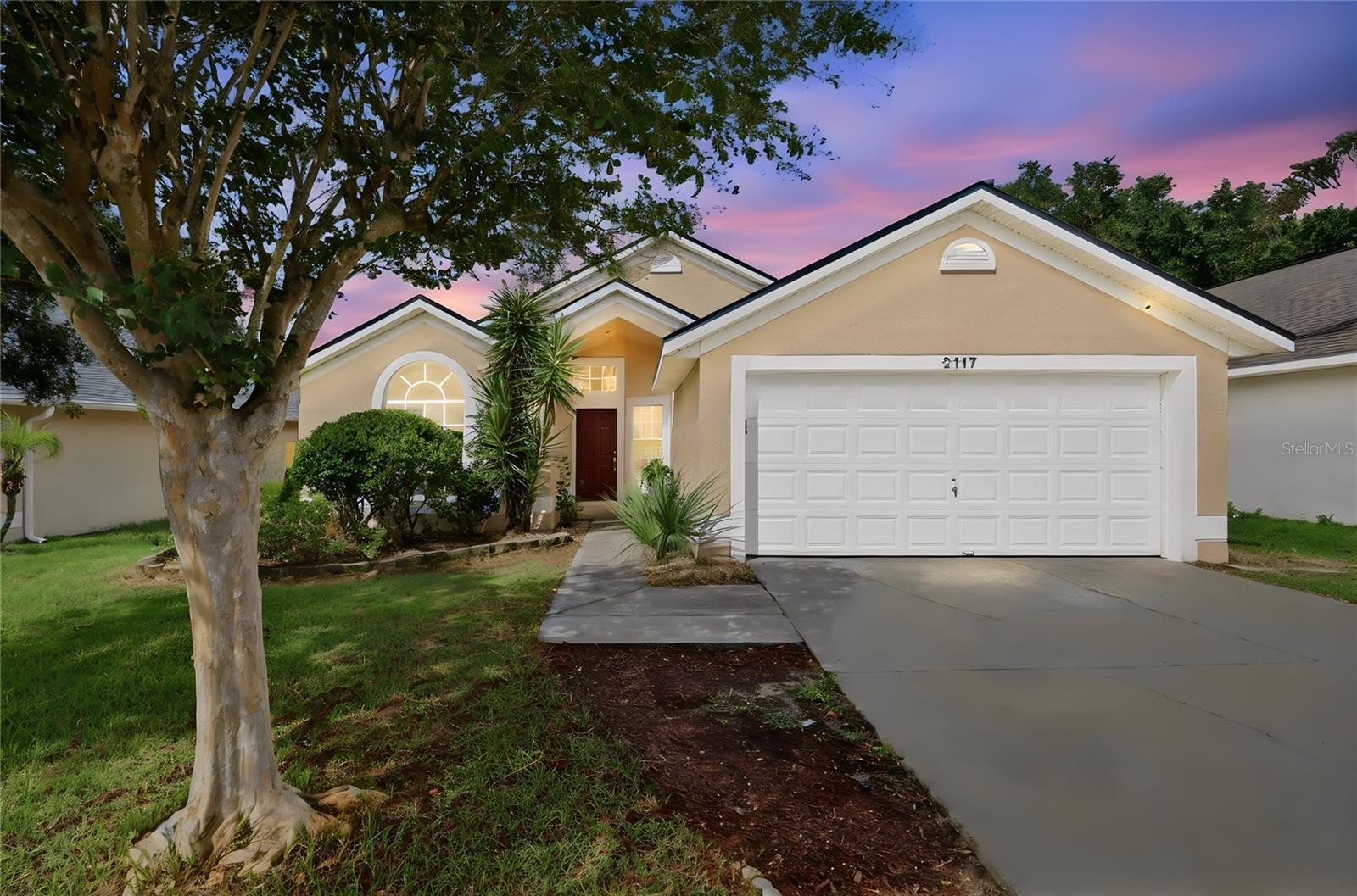 Listing photo for 2117 Fish Eagle St