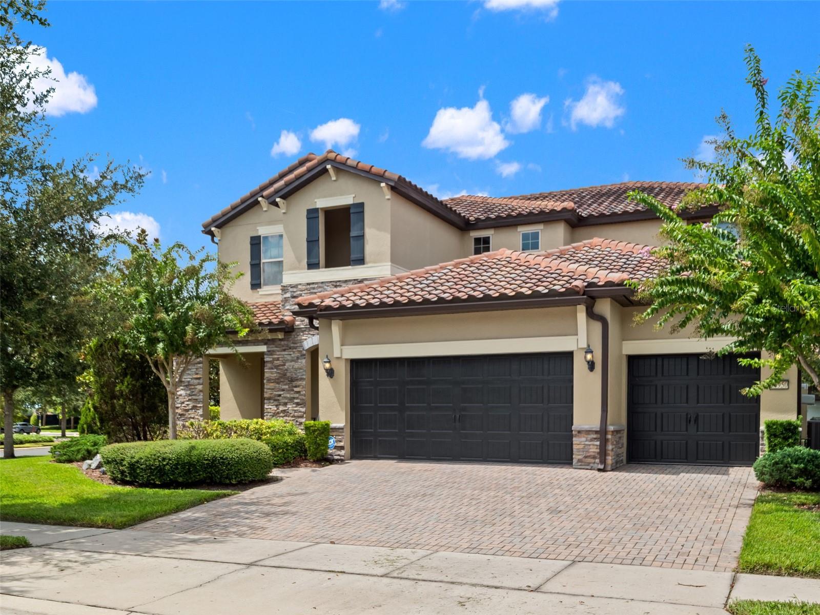10950 CITRON OAKS DRIVE