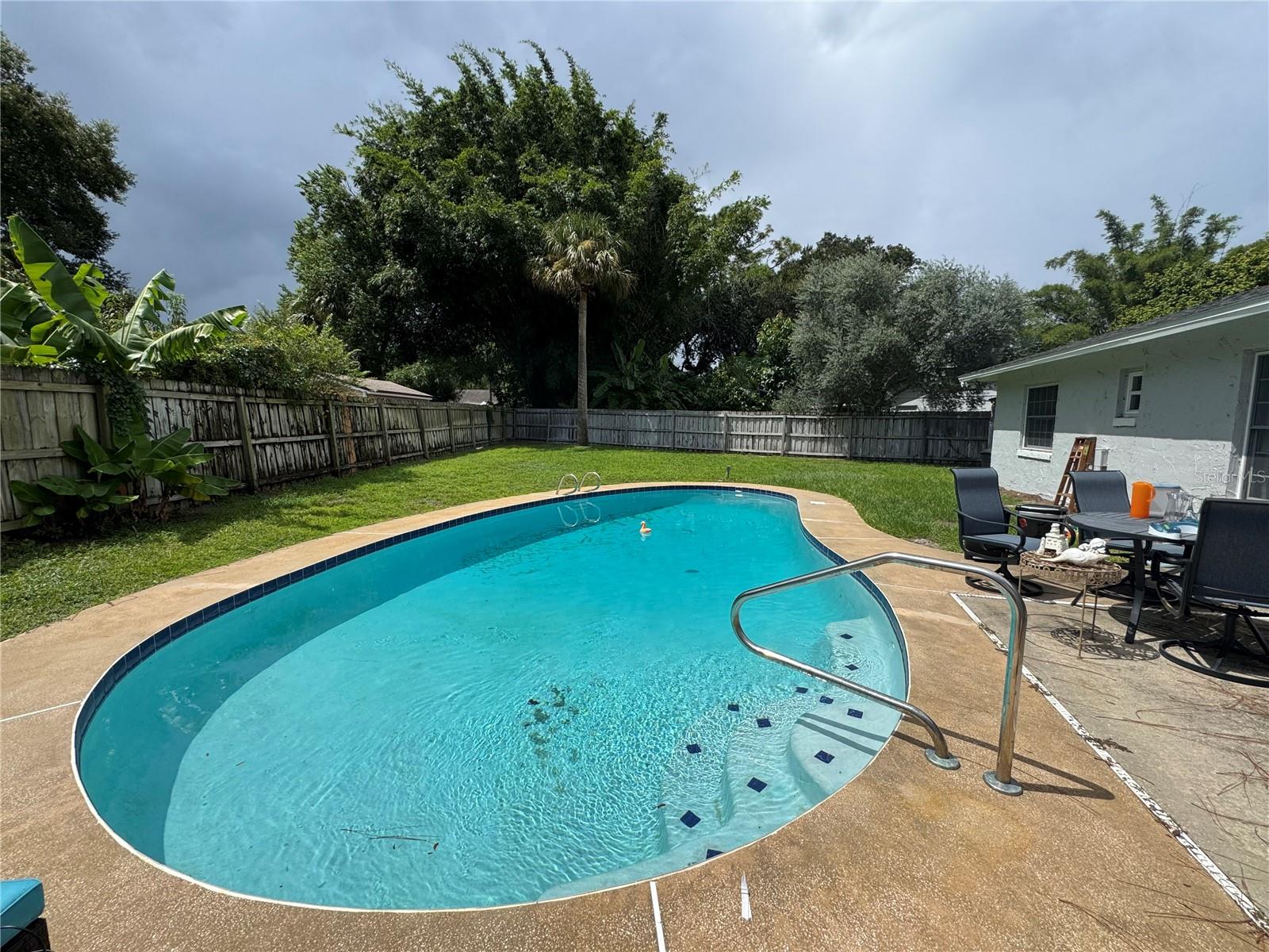 Listing photo 2 for 414 Wekiva Rapids Dr