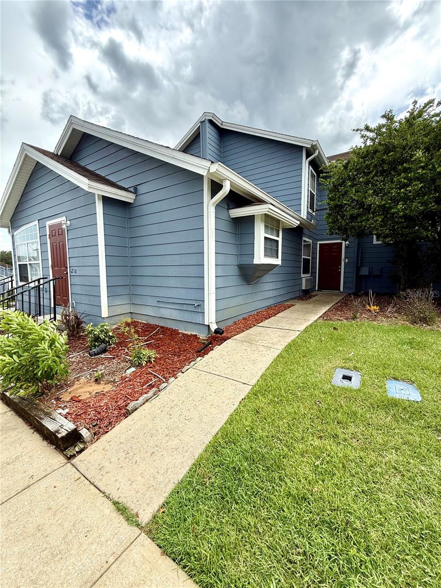 Listing photo 1 for 211 Caribbean Dr