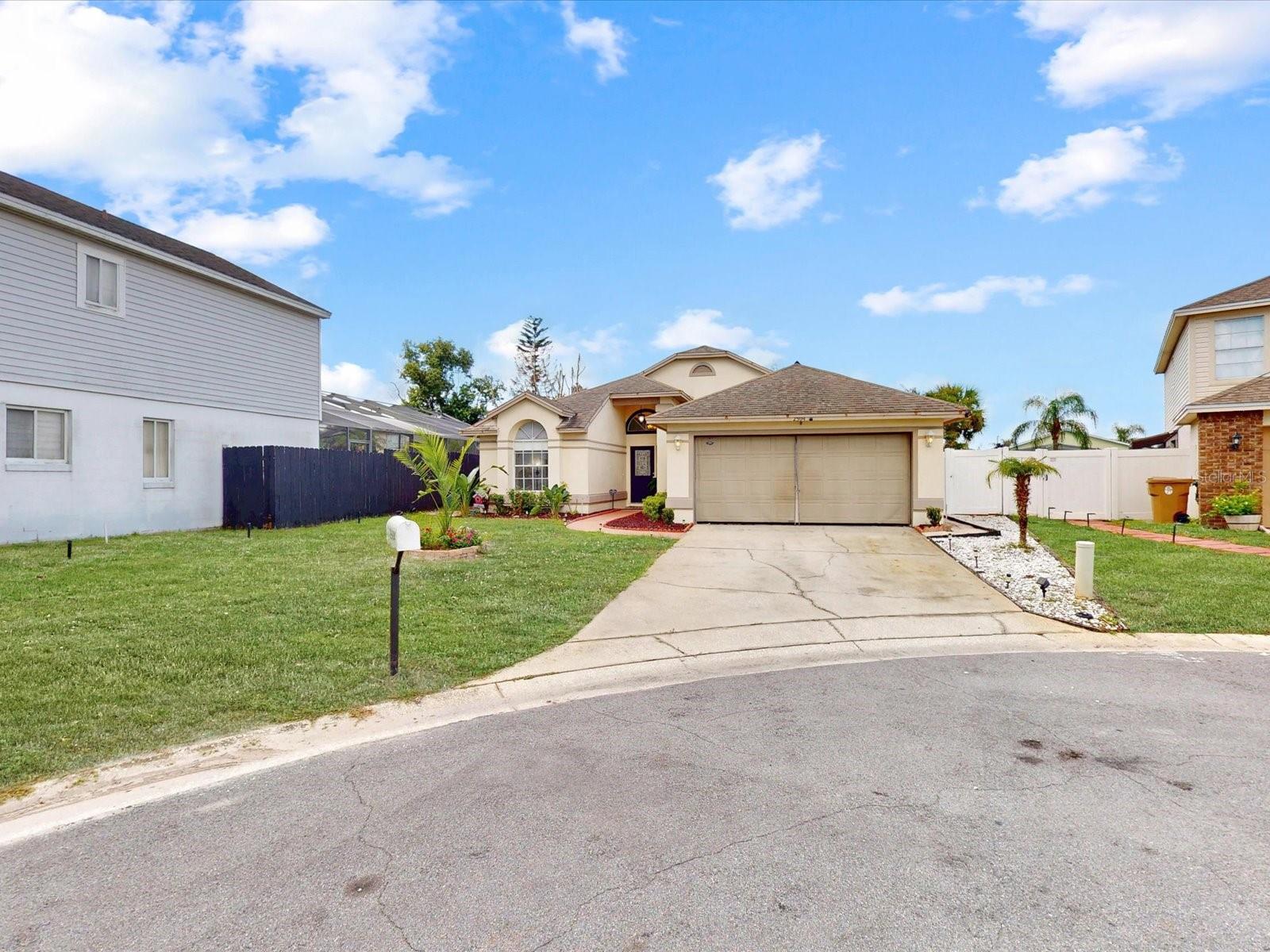 2504 KINGSTON COURT