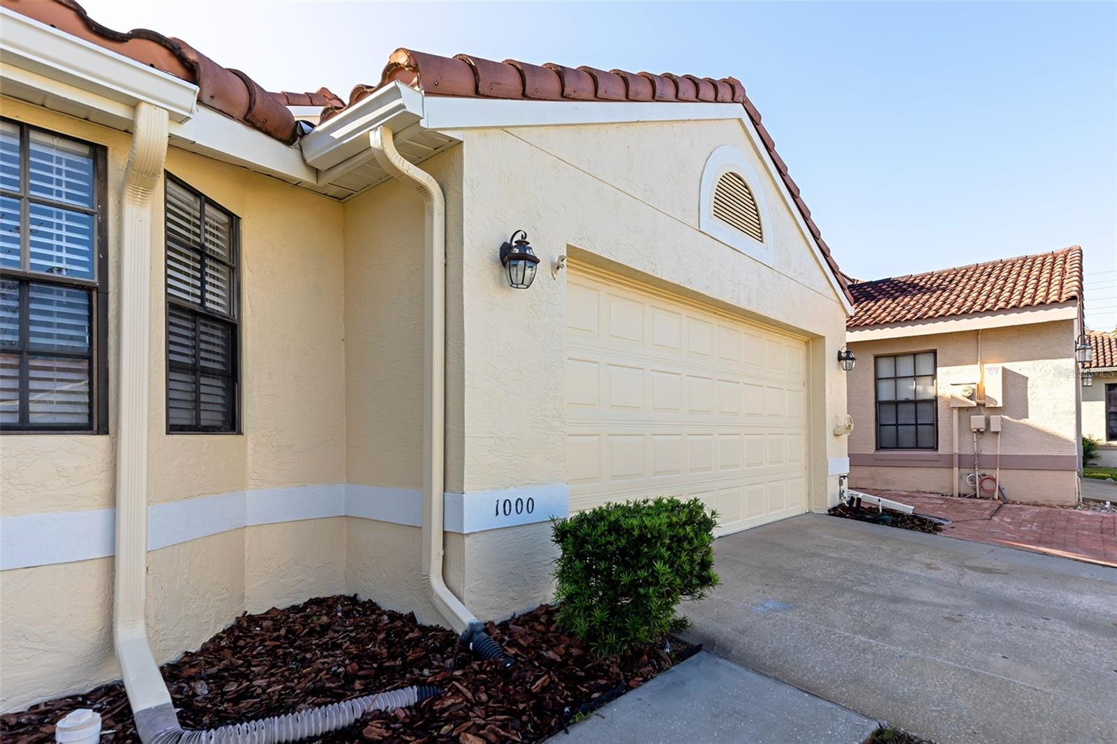 Listing photo 2 for 1000 Troon Trce