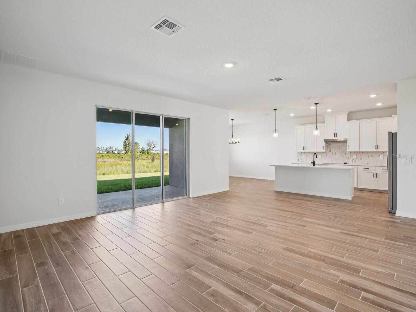 Listing photo 3 for 3305 Orchard Loop