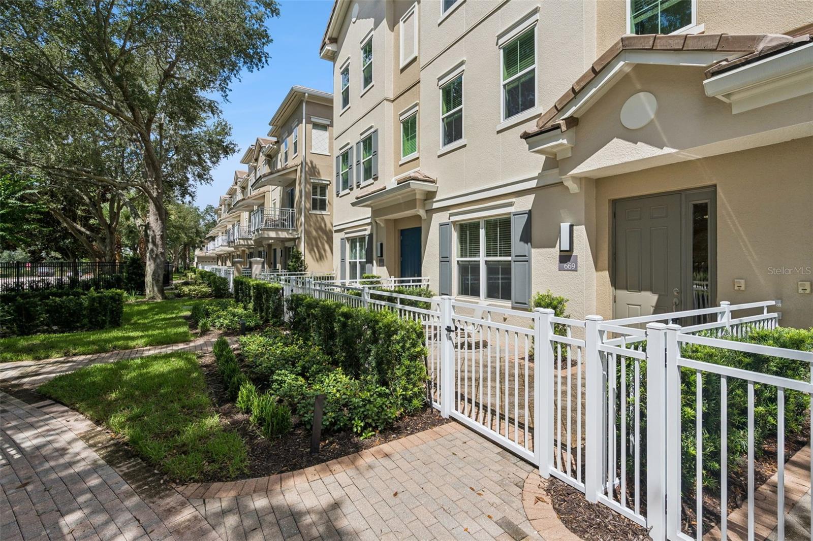 669 HANGNEST LANE