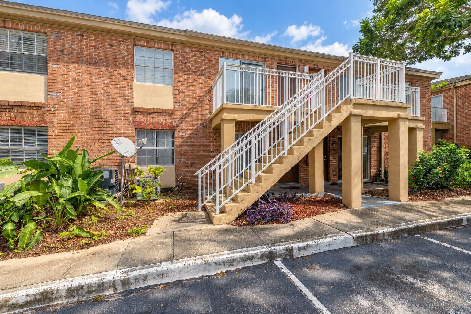 484 BANYON TREE CIRCLE Unit 100
