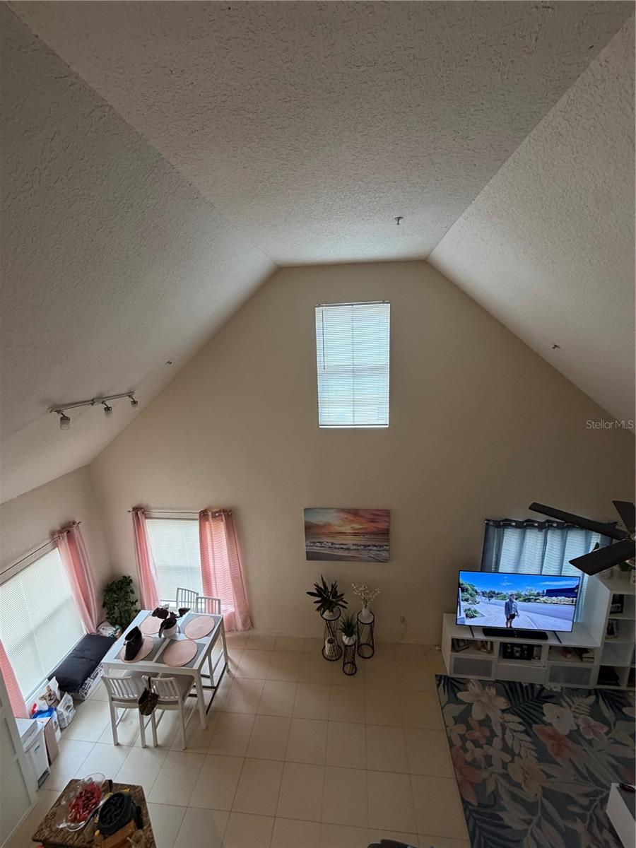 Listing photo 3 for 6017 Westgate Dr #922