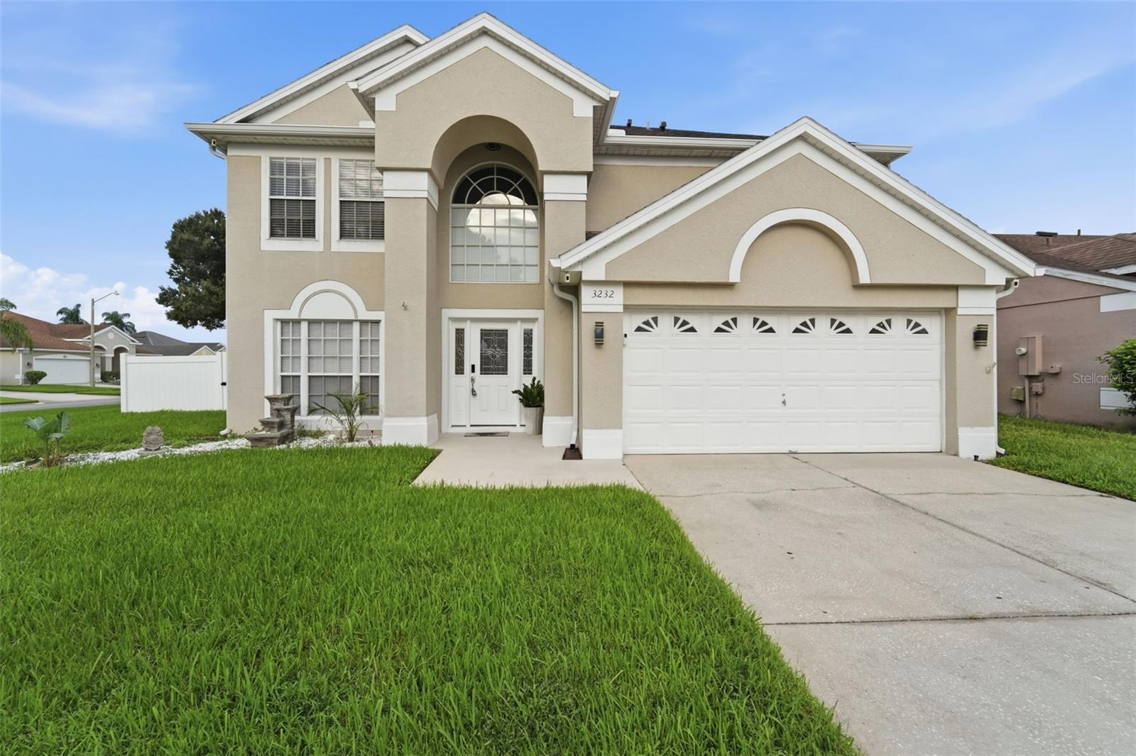 3232 HERONS POINT CIRCLE